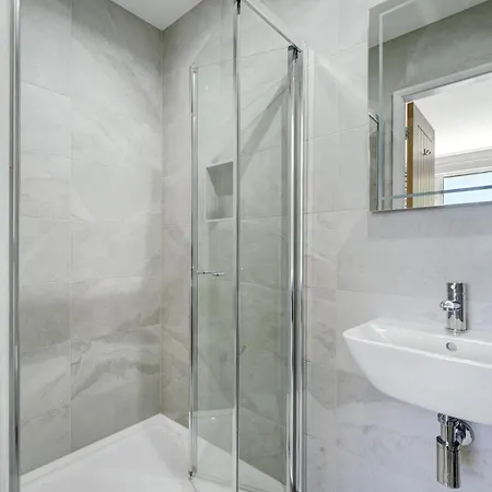 2 Bed In Oc-lr038
