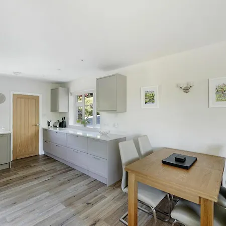 2 Bed In Oc-lr038